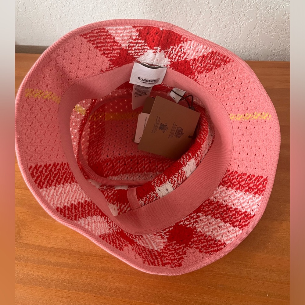 Burberry Check-Pattern Bucket Hat - Picture 9 of 9